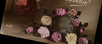 Souvenir — rosas e flores em um capacete — J. Boulanger, n°102