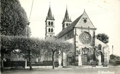 Igreja Nossa Senhora de Melun — construída em 1216, concluída em 1031 por Robert o Pio — Yves Hodobert