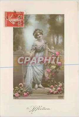 Mulher em vestido de estilo Art Nouveau — rosas — editor ASTRA n°340