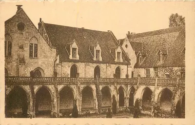 Abadia de Royaumont — Claustro — Ed. G. Barraud, Viarmes (S.-e-O.)