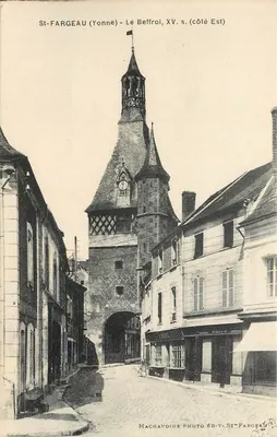 St-Fargeau (Yonne) - O Sino, séc. XV (lado Leste)