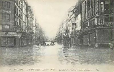 Inundações de Paris — Janeiro de 1910 — Rue du Faubourg Saint-Antoine — LL.