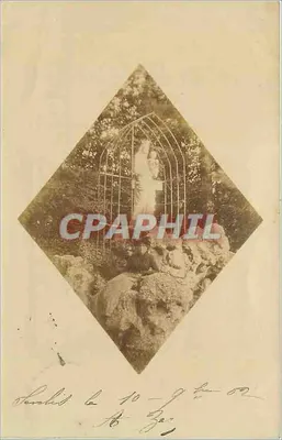 Sandalis — Vue de la statue de la Vierge dans un cadre de fer — Carte postale