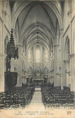 Houlgate (Calvados) — Intérieur de l'église — ND Phot.