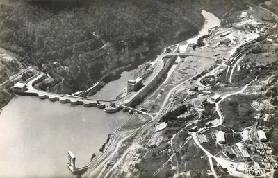 Barragem de Génissiat (Ain) — Visão geral — Editor: Combiér, série 148