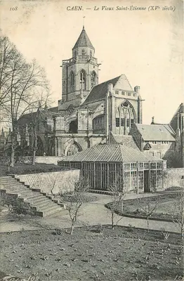 Caen — A Velha Igreja de São Etienne (século XV) — Editor: 108