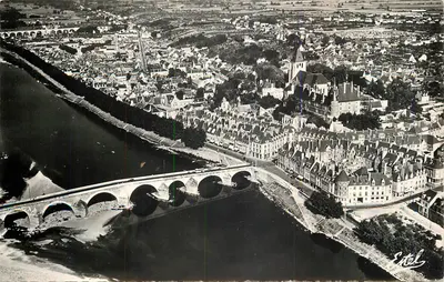 Vista de Gien visto de Avion — Vista geral — Edições de Luxe, Paris