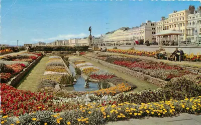 Jardins Sunkens e estátua da Paz — Brighton — editor 'Colour Master' PT3152