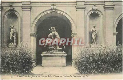 LYON — Ogród Muzeum św. Piotra — Statua Centaura — LL.
