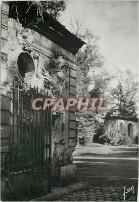 Portal decorado com um anjo — Coulemières (Seine-et-Marne) — Editor: Les Éditions du Parc