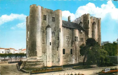 Niort - Cité des Arts - Face Norte do Donjon — editor Cap, n°641