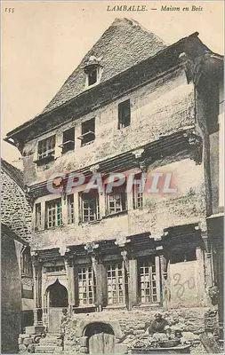Lamballe — Casa de Madeira