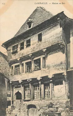 Lamballe — Casa de Madeira — n° 155