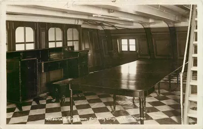 Sala de jantar do HMS Victory — móveis originais — Victory (1765)