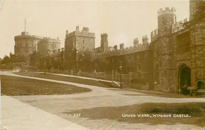 Lower Ward, Castelo de Windsor — vista da cour e das torres — W.H.A. 455