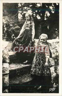 Duas meninas — Plougaouet (Finistère) — Éditions Gaby
