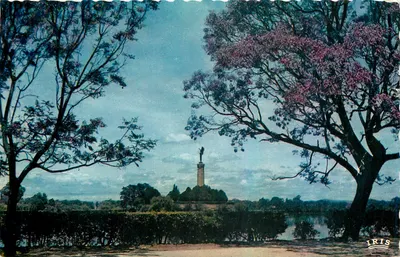 Lago Anosy ao Crepúsculo — Tananarive — Edições da Livraria de Madagascar (Ohr-Soubise)