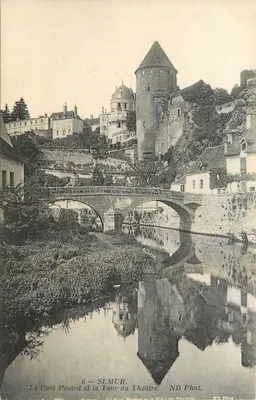 Semur — O Ponte Pinard e a Torre do Teatro — ND Phot.