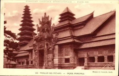 Pavilhão dos Países Baixos — Fachada principal — Moojen e Zweedijk, Arches