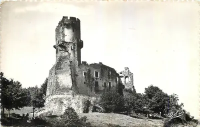 Castelo de Tournoël — Ruínas de um castelo do século XII — Edição L'Auvergne