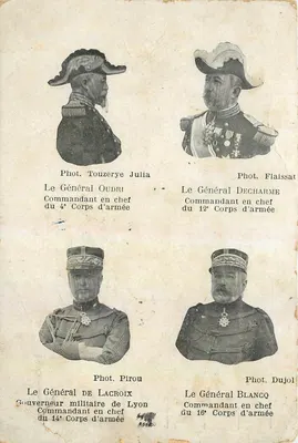 Quatro generais franceses — comandantes em chefe de corpos de exército — fototipias de Touzerye Julia, Flaissat, Pirou, Dujol