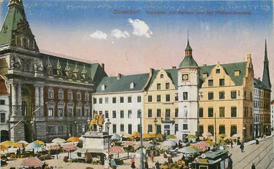 Düsseldorf. Praça do Mercado com Prefeitura e Monumento a Jan Wellem.