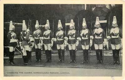 Changing the Guard, Horseguard Parade, Londres