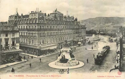 Valence - Panorama da Place de la République — Coleção P. Peyrouze, Valence