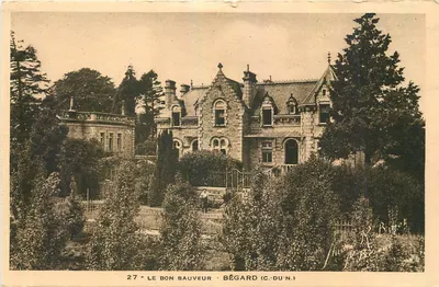 Le Bon Sauveur - Bégard (C.-du-N.) — vista da residência e de seu jardim