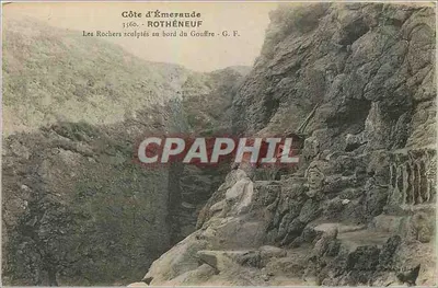Costa de Émeraude — Os Rochos Esculpidos na borda do Abismo — G. F.
