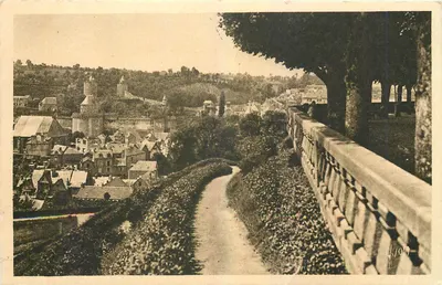 Fougères (Ille-et-Vilaine) — A Vista Baixa vista do Jardim Público — Edições de Arte Yvonne, Paris