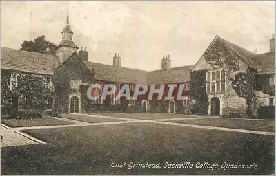 East Grinstead, Sackville College, Quadrangle — carta postal Tuck's