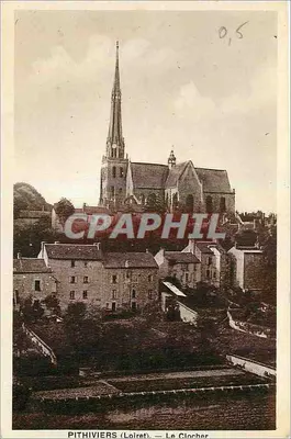 Pithiviers (Loiret) — A Torre da Igreja