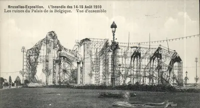 Bruxelas-Exposição. O Incêndio dos dias 14-15 de Agosto de 1910 — Ruínas do Palácio da Bélgica. Vista geral