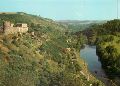 Castelo de Chouvigny — XIIIº século — Éditions Nivernaises, n° 17030