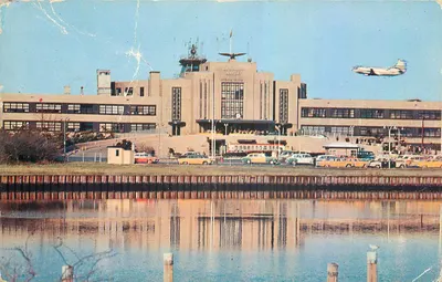 Aeroporto de La Guardia — Nova Iorque — editor Manhattan Post Card Pub. Co., n° MP178