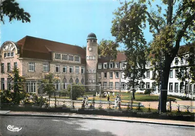 Escola Nacional Profissional Jules Lévy — Creil (Oise) — Combière Imp. MACON