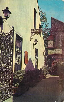 Courtyard of Two Sisters — Nova Orleans — Pub. by Express Publishing Co., Inc.