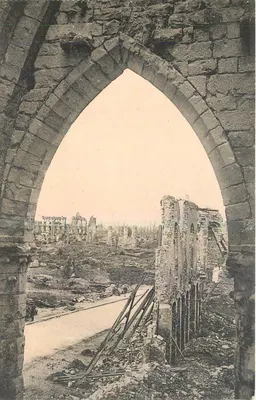 Ruínas de Ypres — 1914-18 — Vista geral