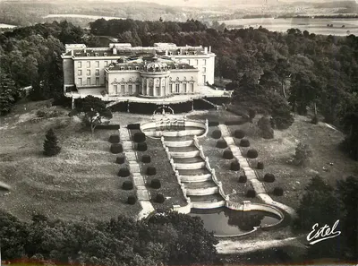 Rochefort-en-Yvelines — Widok z powietrza na zamek — Estel