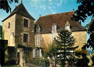 Domme (Dordogne) — A casa do Castelet — editor LETS