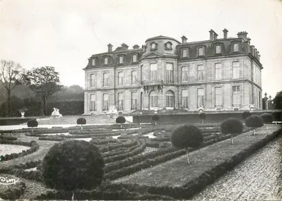 Castelo de Champs-sur-Marne — Fachada sobre os Jardins — Fotografia Verdadeira