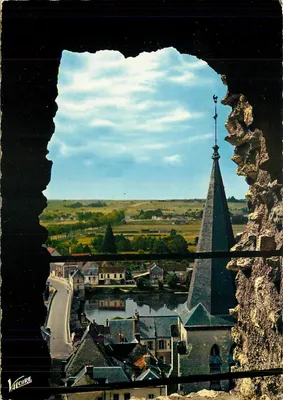 Montrichard (Loir-et-Cher) — Perspectiva tirada do donjon sobre o Cher e a torre da Igreja de Santa Cruz — Ed. Valoire