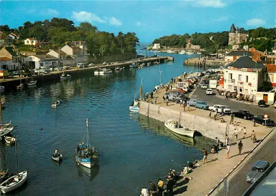 O porto de Pornic — vista do porto com os cais e os barcos — editor: La Bergerie