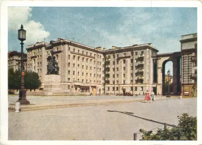 Monumento a Cher-nyshévsky — Leningrado, Moskovsky Prospekt — editor UPPH Len. CHX, n° 43246