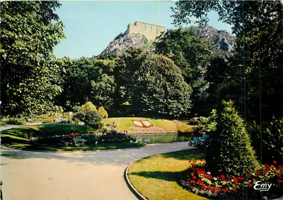 Cherbourg (Manche) — O Jardim Público e a Montanha do Roule — Editor Emy