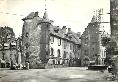 SALIERS - Maison du Marquis de Roquemaurel — Éditeur Michel, série touristique