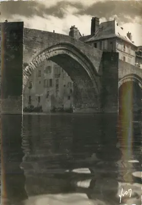Espalion (Aveyron) — O antigo ponte (século XIII) sobre o Lot — Les Éditions d'Art Française