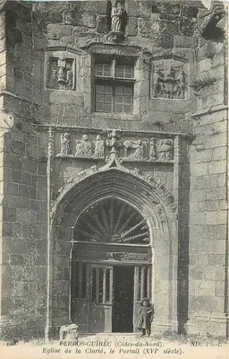 Pérhos-Guiréc (Côtes-du-Nord) — Igreja da Clarié, a porta (século XVI) — ND. Fot.