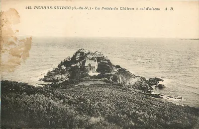Perros-Guirec (C.-du-N.) - A Ponta do Castelo à vista de pássaro - A. B.